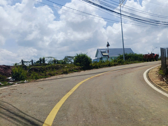 Bán đất mặt tiền đường Măng Lin, Phường 7, TP. Đà Lạt – View đồi thông vĩnh viễn, vị trí đỉnh đồi hiếm có