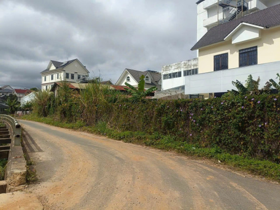 Đất 2 Mặt Tiền Yersin, Phường 9 – Lô Đất Mặt Tiền Rộng Hiếm, Vị Trí Gần Trung Tâm Đà Lạt