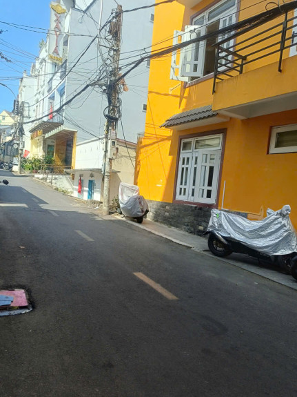 Đất Tặng Nhà Cấp 4 Mặt Tiền Nguyễn Thị Nghĩa – Phường 2, Tp. Đà Lạt, Gần Hồ Xuân Hương– Khu Dân Cư Sầm Uất