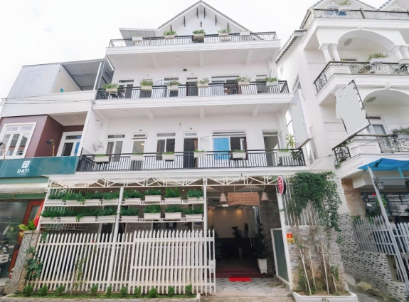 Biệt Thự Hoàn Công Nguyễn Công Trứ, Trung Tâm Đà Lạt, Khai Thác Dòng Tiền Ngay.