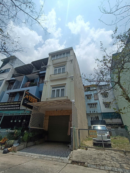 Khách Sạn Mặt Tiền Nguyễn Thị Nghĩa, Phường 2 Tp. Đà Lạt  – Trung Tâm Đà Lạt, Khai Thác Ngay