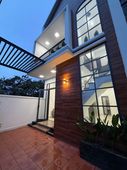 Nhà Đẹp 2 Mặt Tiền An Dương Vương, Phường 2, Tp. Đà Lạt Nhà Mới Xây – Gần Trung Tâm – An Cư & Đầu Tư
