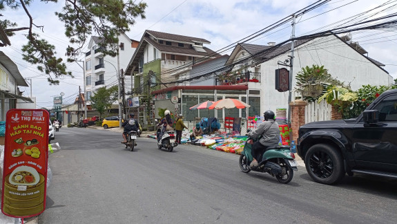 Đất Mặt Tiền Huyền Trân Công Chúa Đà Lạt 300m² – Full Thổ Cư, Lợi Hầm, Phù Hợp Khai Thác Lưu Trú