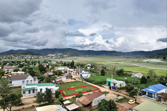 Lô góc 2 mặt tiền giá rẻ khu dân cư đông buôn bán tốt gần Samten Hills Dalat ( Chùa Ấn Độ)