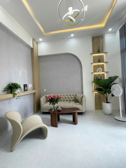 Bán nhà mới 100% full nội thất hẻm 108 Y Nuê, trung tâm TP. Buôn Ma Thuột – chỉ 2,45 tỷ