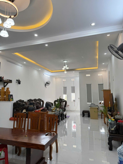 Bán nhà đẹp mới, thổ cư 100% tại Y Moan – TP. Buôn Ma Thuột